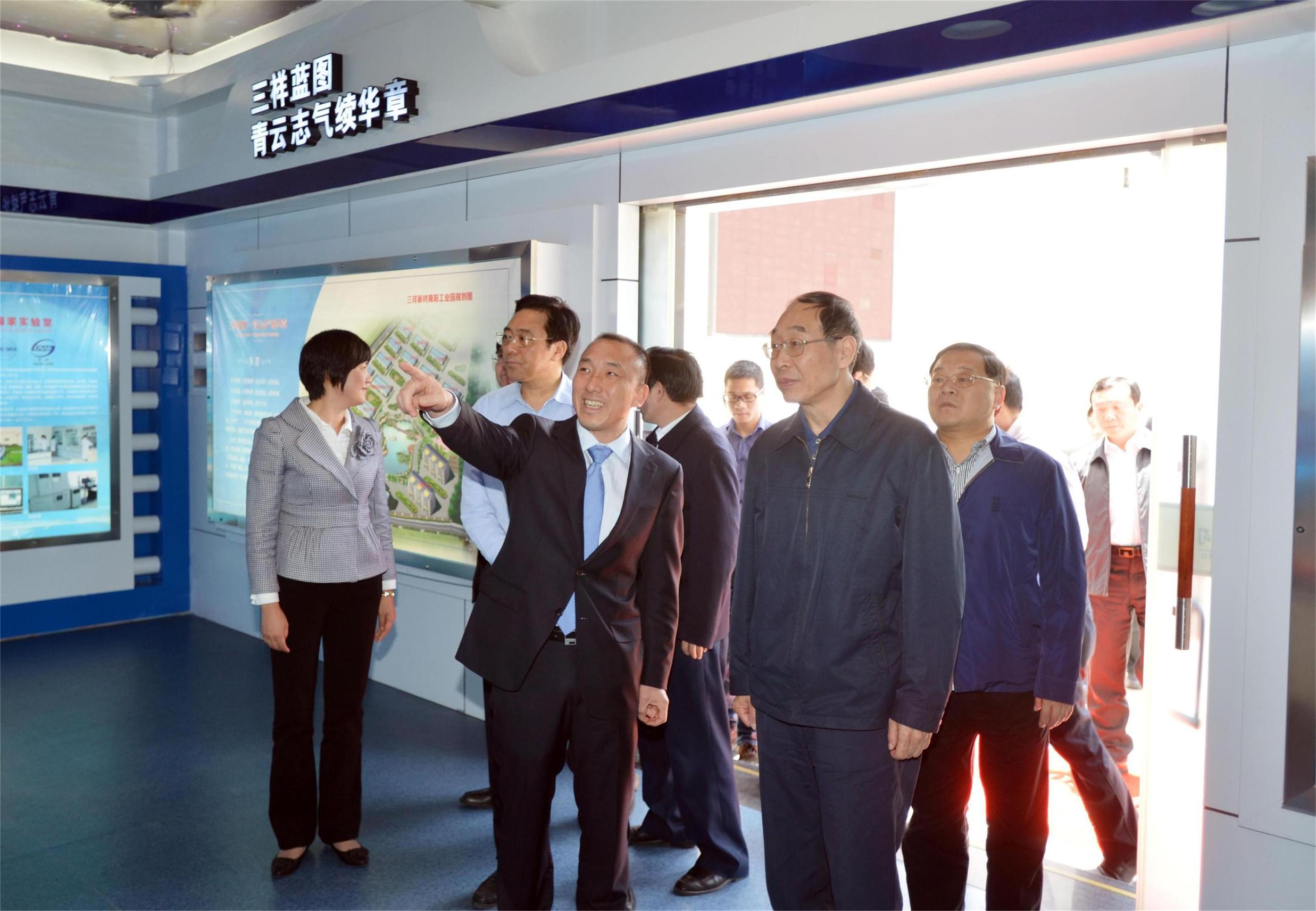 中央书记处书记、中央统战部部长尤权（时任福建省委书记、省人大常委会主任）视察金年会-33cc2b46-a26f-4171-ad81-c550ce31854b.jpg